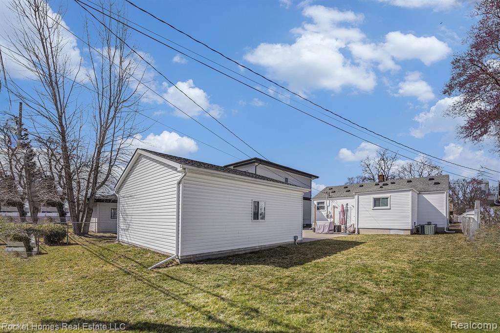 632 N VERMONT Avenue, Royal Oak, MI 48067 — Photo 26