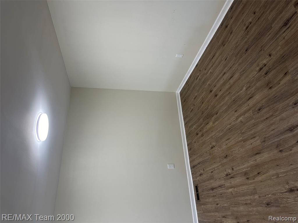 4244 Schaefer Road, Dearborn Heights, MI 48126 — Photo 7