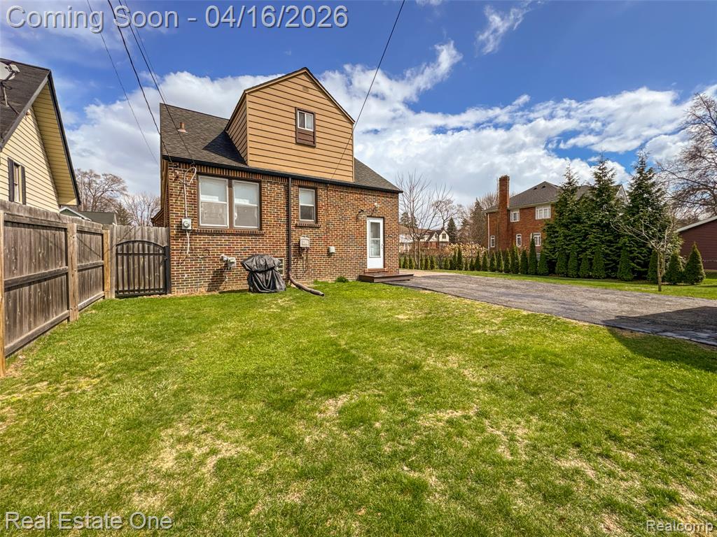 486 W Iroquois Road, Pontiac, MI 48341 — Photo 41