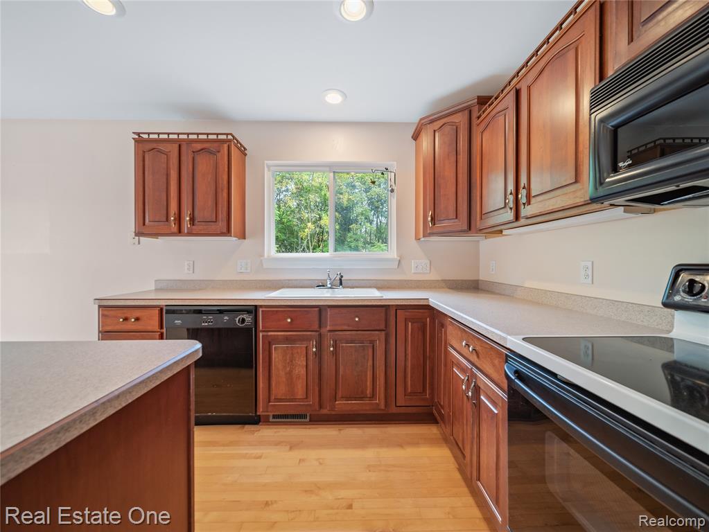 534 Hope Street, Brighton, MI 48116 — Photo 2
