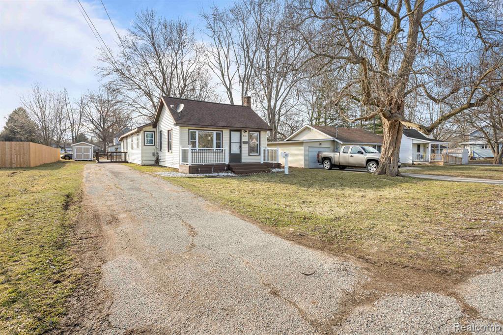 410 S Woodworth Street, Corunna, MI 48817 — Photo 9