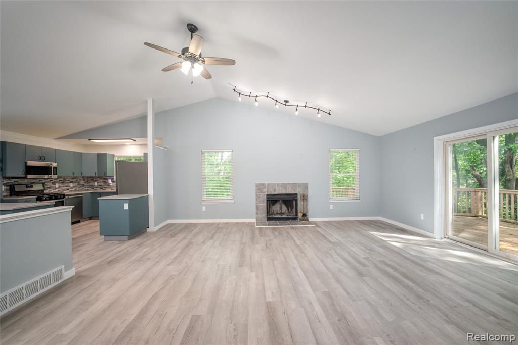 4277 Tux Lane, Milford, MI 48380 — Photo 11