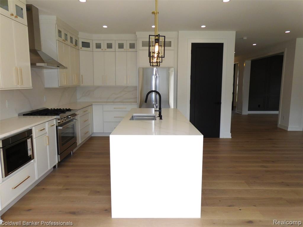 4247 Hampton Boulevard, Royal Oak, MI 48073 — Photo 17