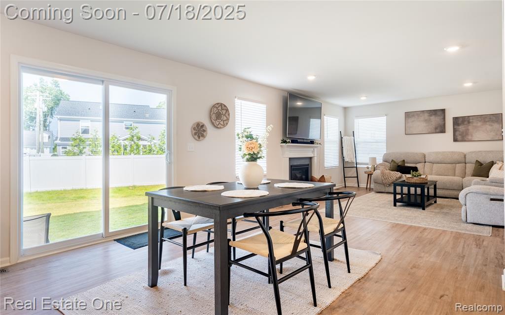 520 Lake Village, Waterford, MI 48328 — Photo 10