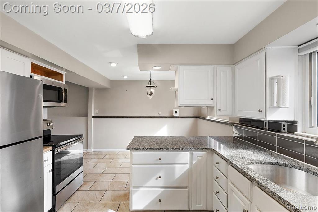 608 Amelia Avenue, Royal Oak, MI 48073 — Photo 33