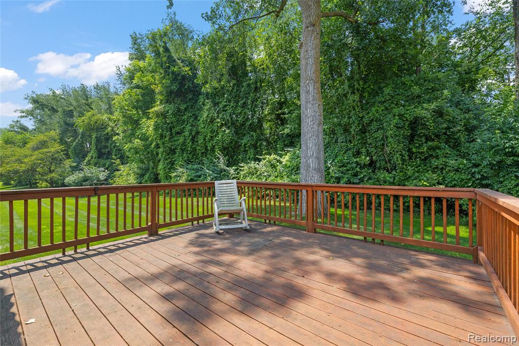 35213 Knollwood Lane, Farmington, MI 48335 — Photo 12