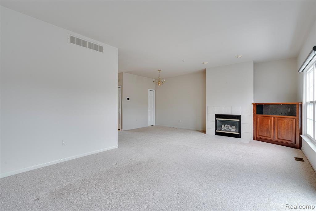 432 CHERRY ORCHARD Road, Canton, MI 48188 — Photo 6