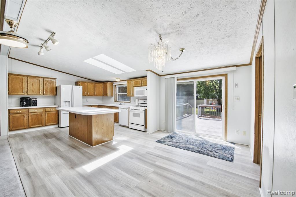 917 E HOADLEY Street, MI 49802 — Photo 7