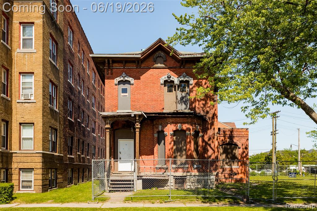 3644 Lincoln Street