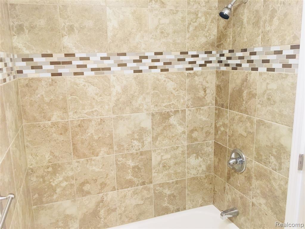 111 Kibbee Street, Mount Clemens, MI 48043 — Photo 4