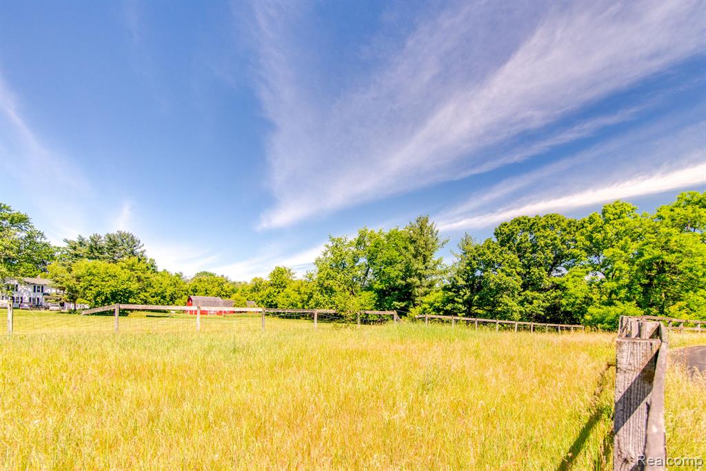 4090 PERRYVILLE Road, Ortonville, MI 48462 — Photo 5