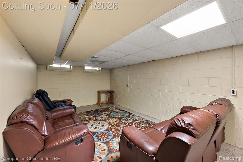 9961 Merriman Road, Livonia, MI 48150 — Photo 24