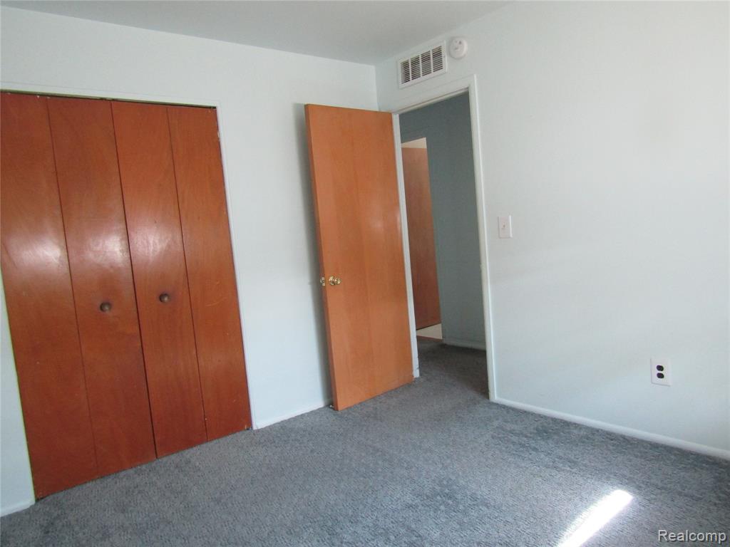 8160 Fenton, Dearborn Heights, MI 48127 — Photo 14