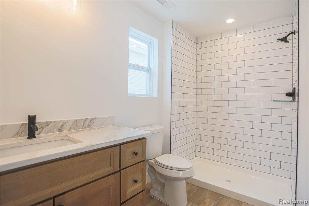 9 Queen Street, Mount Clemens, MI 48043 — Photo 19