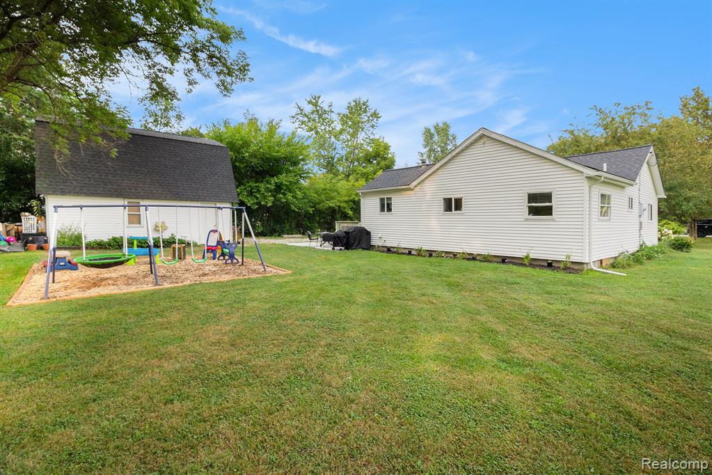 5429 Bangor Avenue, Flushing, MI 48433 — Photo 20