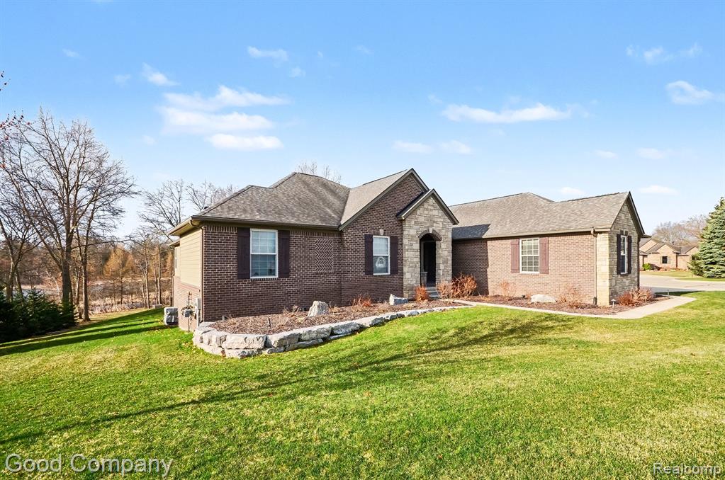 900 Watersmeet Drive, Oxford, MI 48371 — Photo 2
