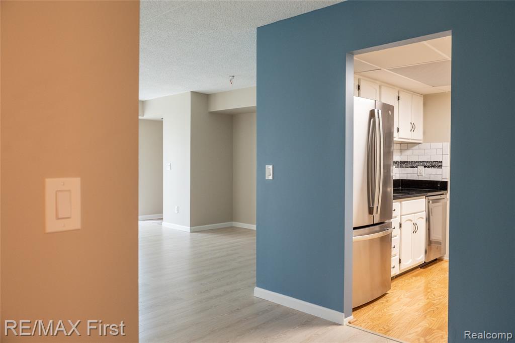 17865 University Park Drive, Livonia, MI 48152 — Photo 38