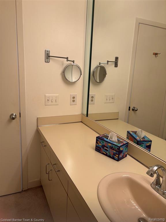 6689 Ridgefield Circle, 201, West Bloomfield, MI — Photo 29