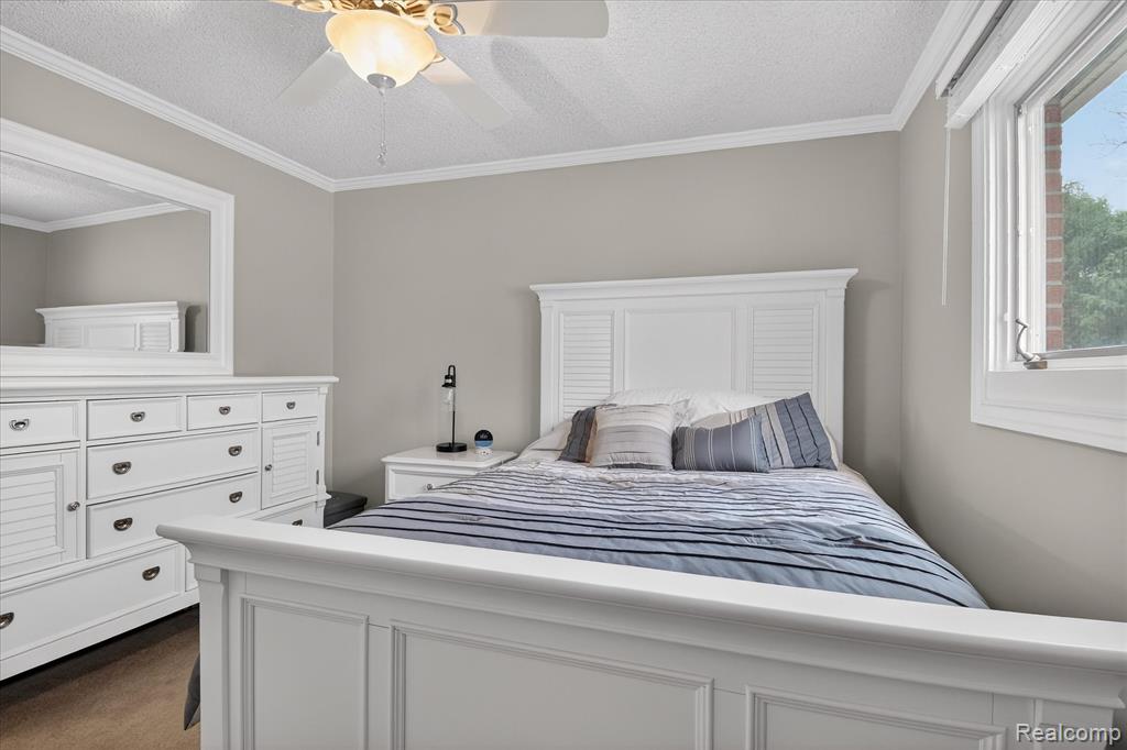 19523 Plumwoode Court, Brownstown, MI 48183 — Photo 27