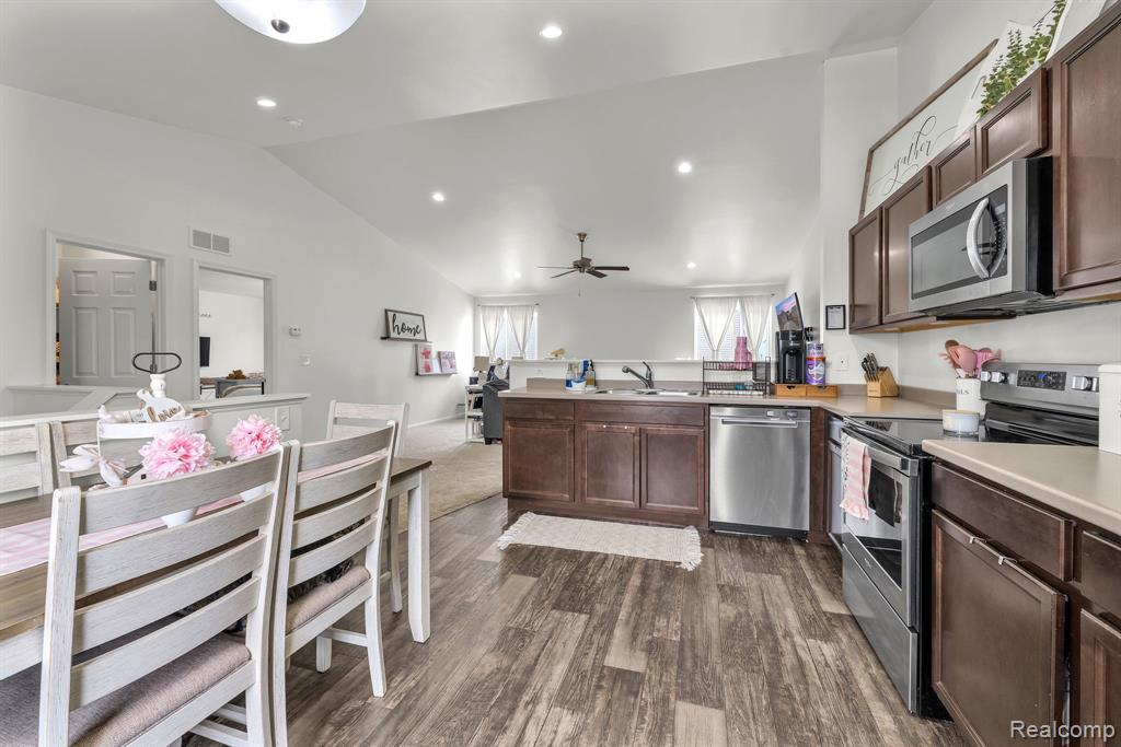 2867 W Fork River Drive, Fowlerville, MI 48836 — Photo 13