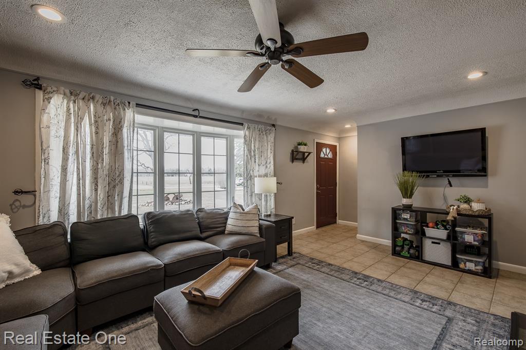 475 S Coats Road, Oxford, MI 48371 — Photo 7