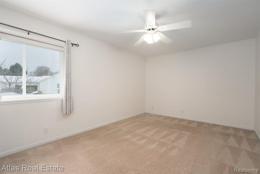 10200 Hawthorne Circle, Goodrich Vlg, MI — Photo 22