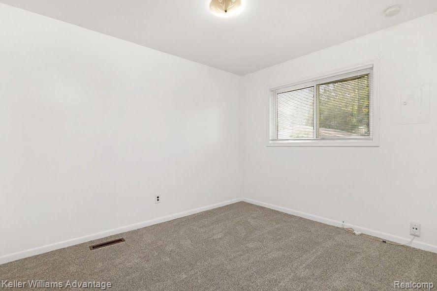 5705 DETROIT Street, Dearborn Heights, MI 48125 — Photo 15