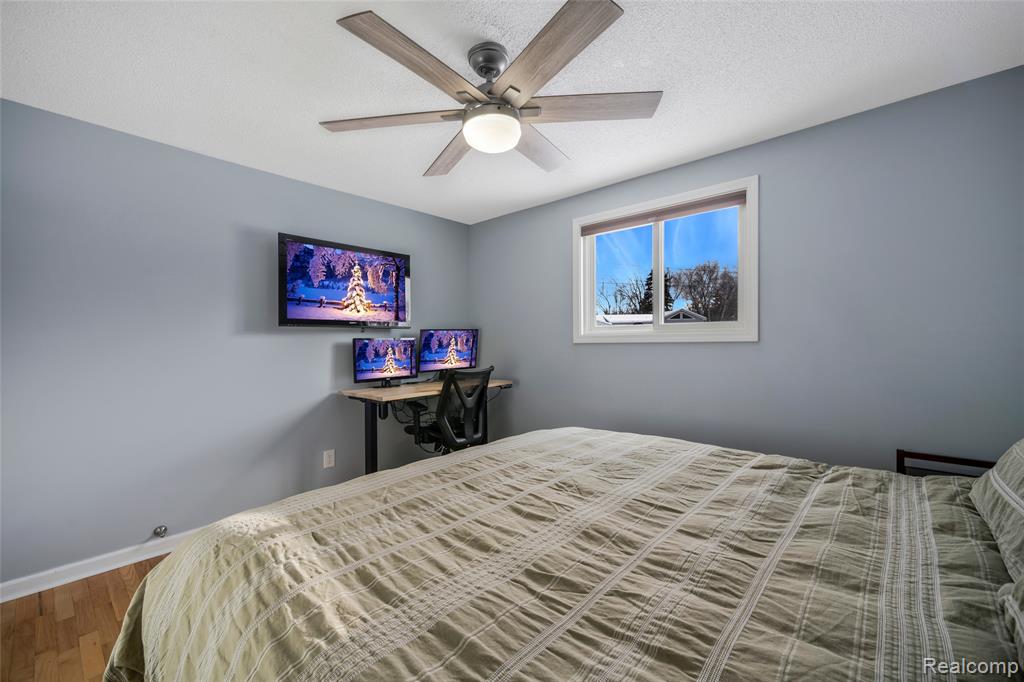 9488 Brookway Court, Goodrich Vlg, MI — Photo 31