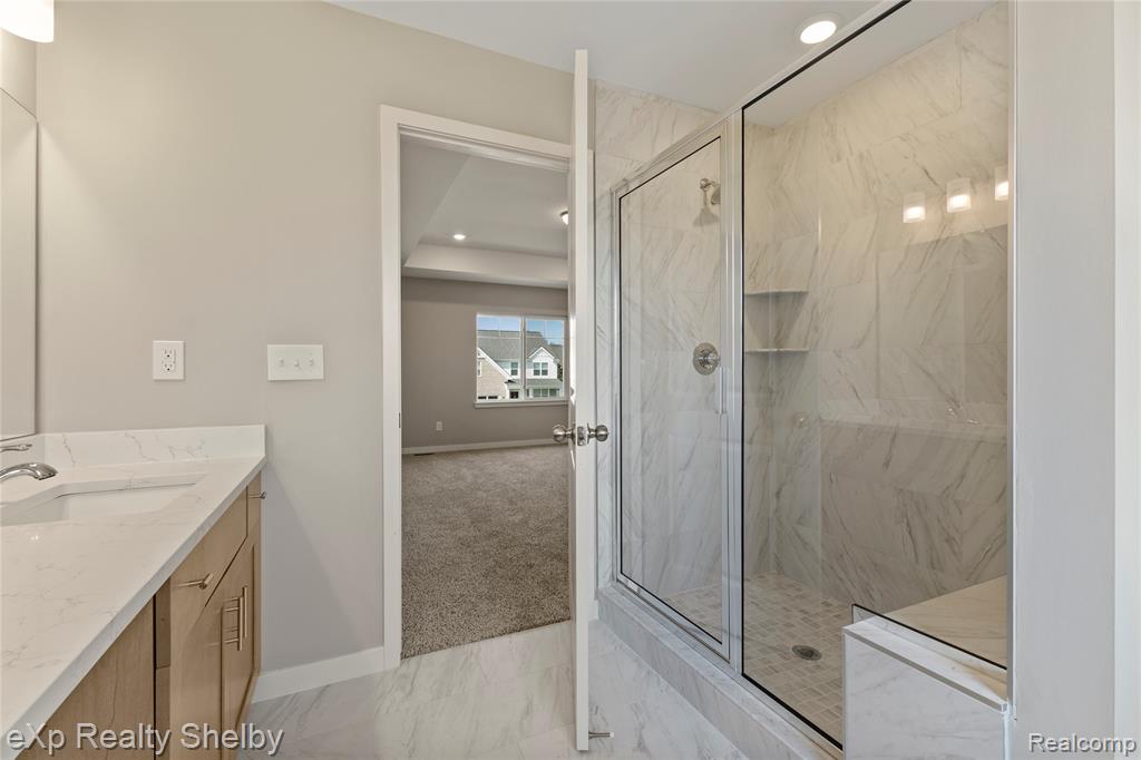 52180 Wellington Valley Drive, Macomb, MI 48042 — Photo 9
