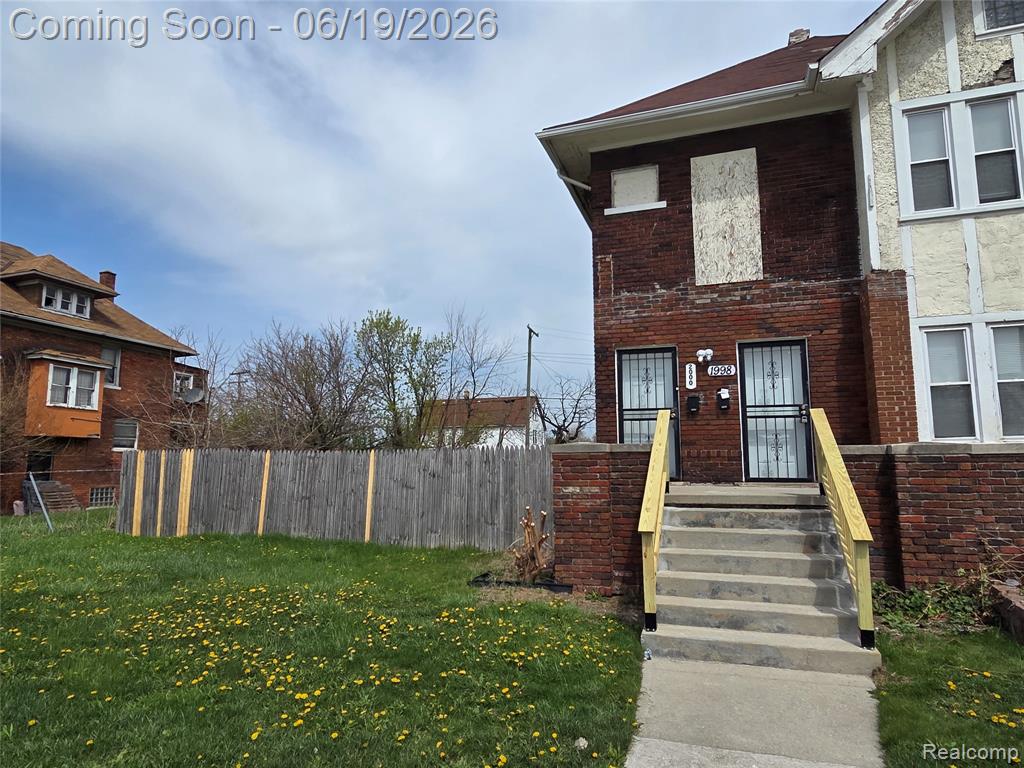 1998 E Grand Boulevard, Detroit, MI 48211 — Photo 2