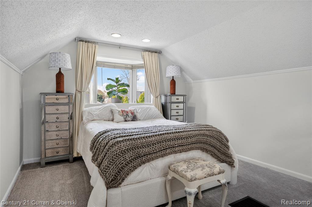 5 Barclay Court, Dearborn, MI 48126 — Photo 24