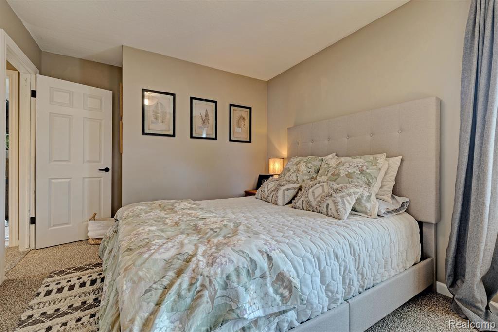 4704 CRUTCHFIELD Drive, Saginaw, MI 48638 — Photo 33