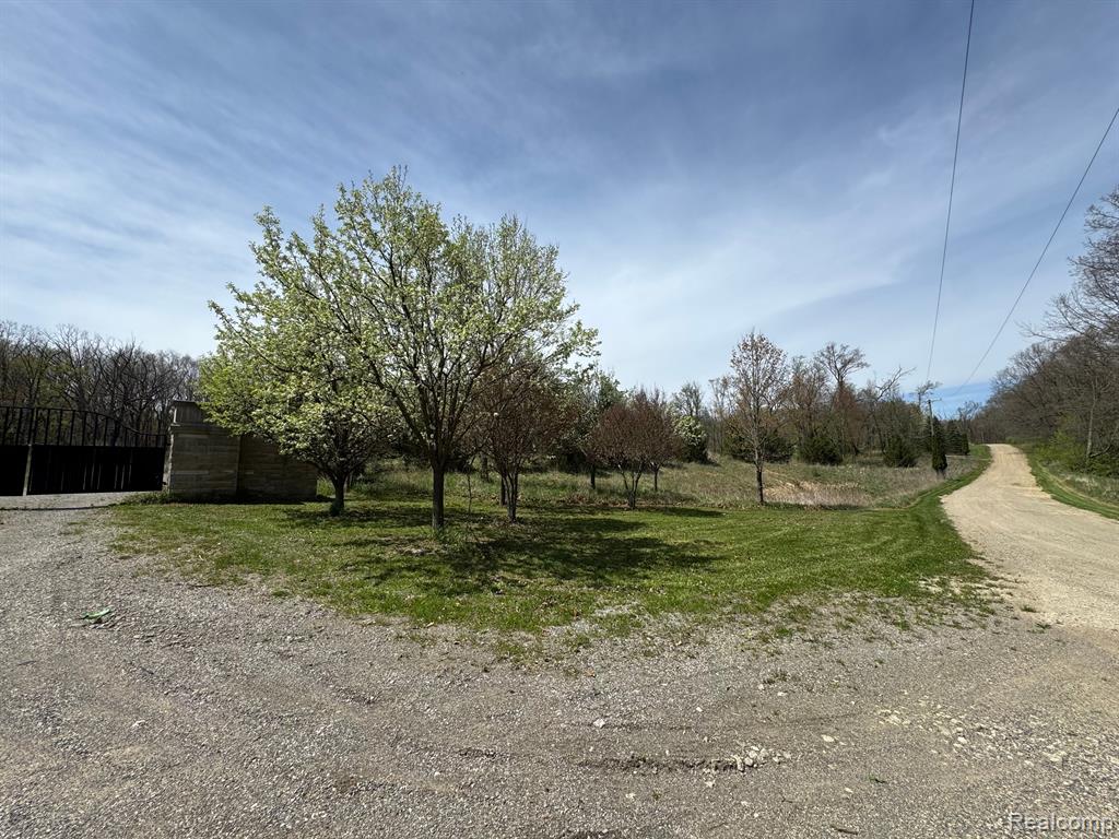 5100 MYRTLE Lane, Fenton, MI 48430 — Photo 4