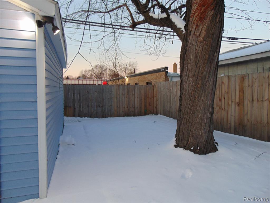 613 E Woodruff Avenue, Hazel Park, MI 48030 — Photo 4