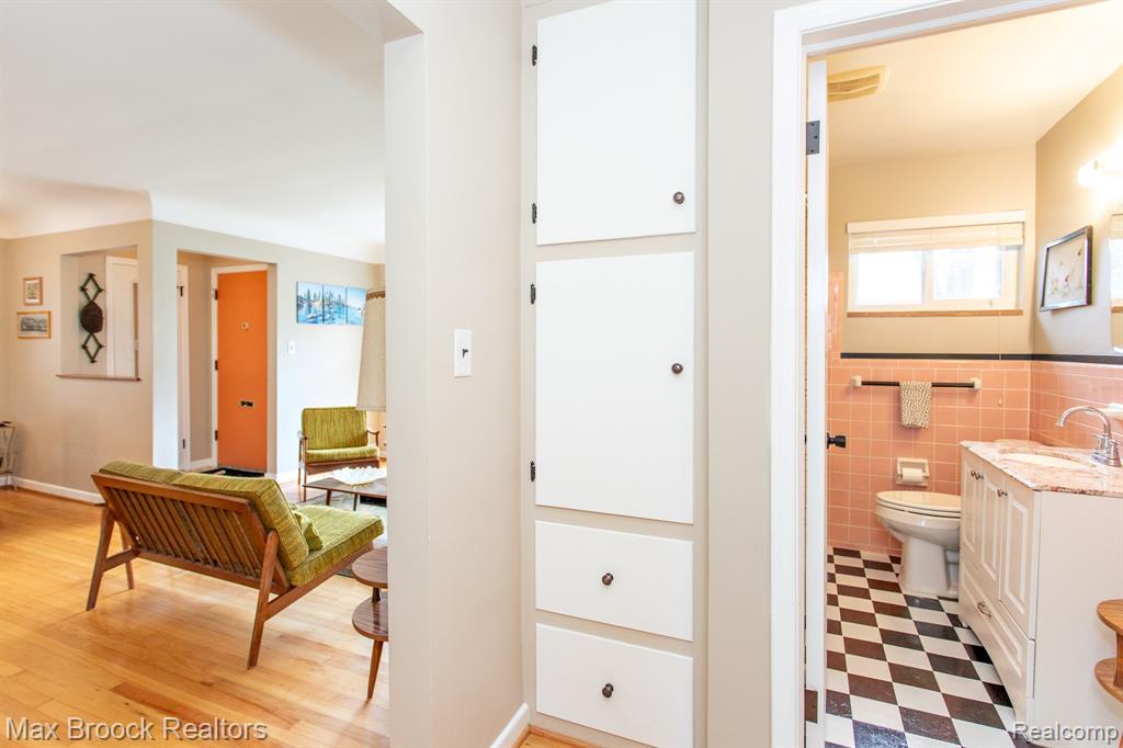 24460 Rosewood Street, Oak Park, MI 48237 — Photo 25