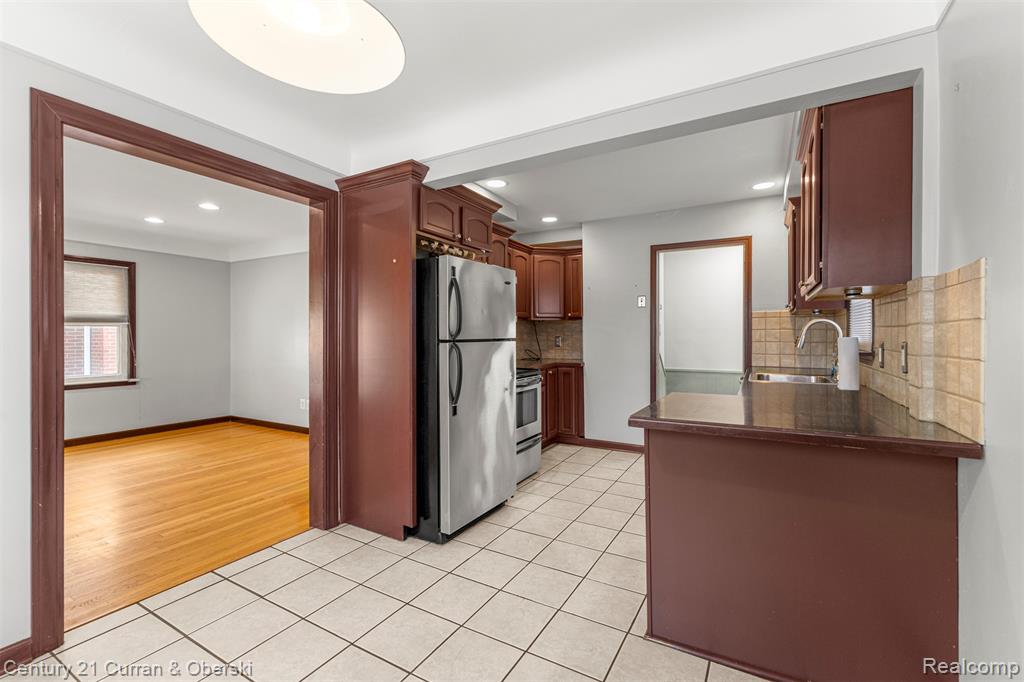 9299 Becker Avenue, Allen Park, MI 48101 — Photo 10