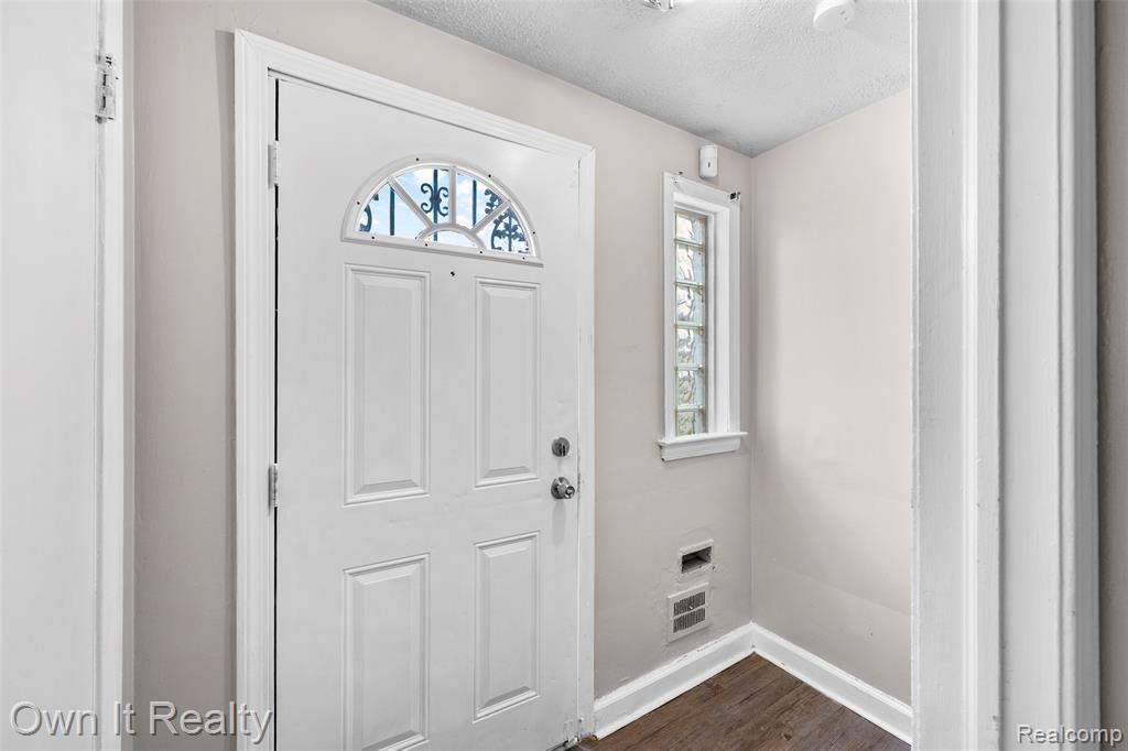 8585 Marlowe Street, Detroit, MI 48228 — Photo 4