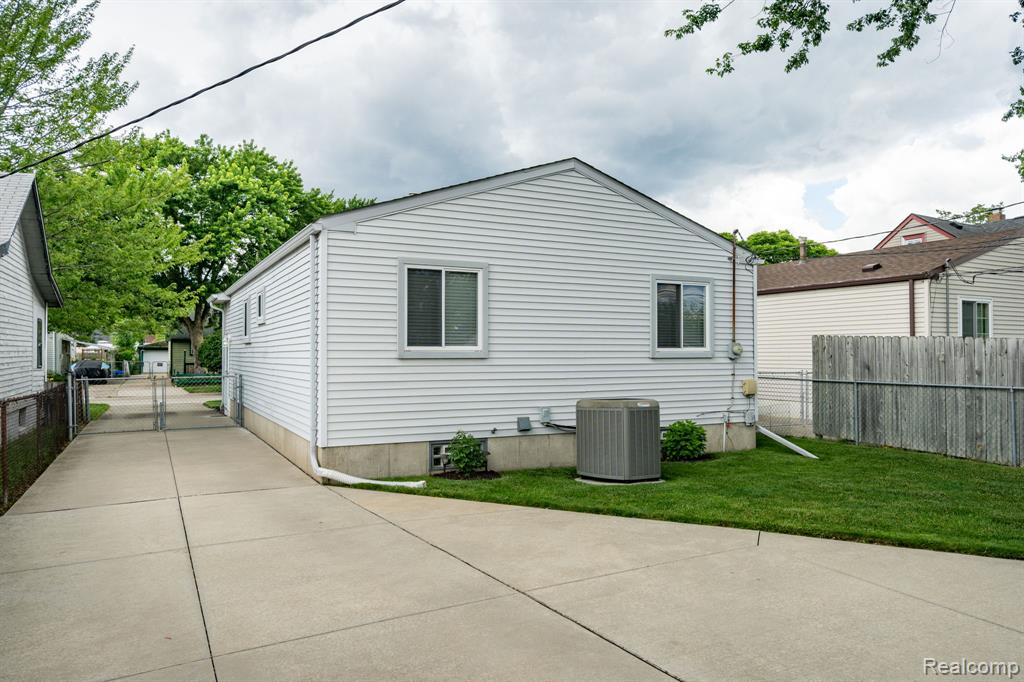 27860 Kaufman Street, Roseville, MI 48066 — Photo 25