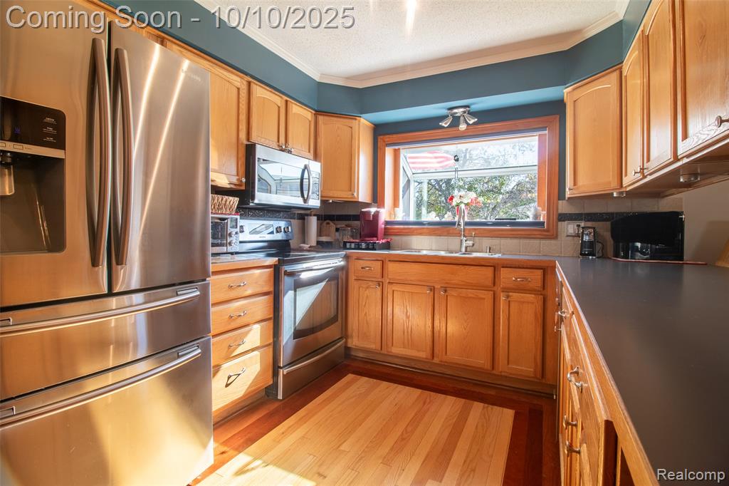 22321 N Fairway Drive, Woodhaven, MI 48183 — Photo 16