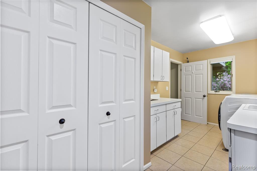8268 Pine Lake Drive, Davisburg, MI 48350 — Photo 26