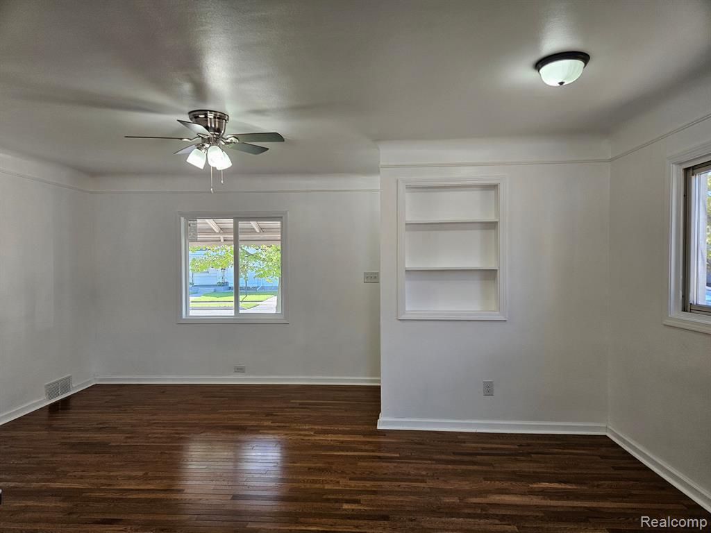 4055 17TH Street, Wyandotte, MI 48192 — Photo 9