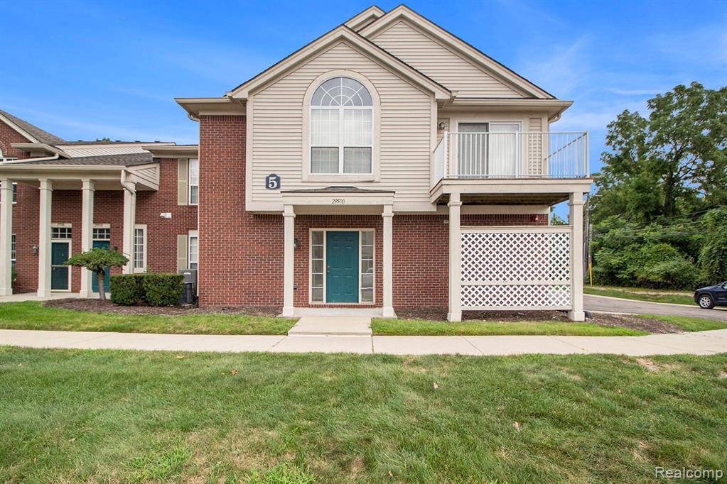 29500 NOTTINGHAM Court, 55, Livonia, MI 48152 — Photo 2