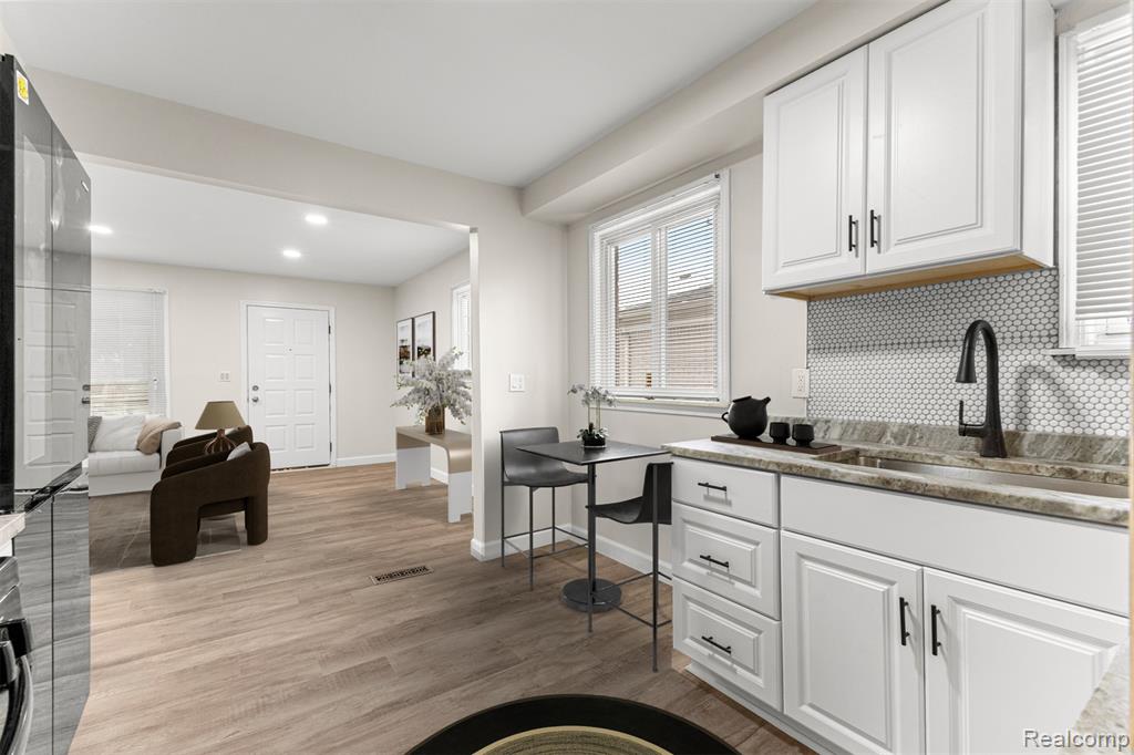 524 E Rose Avenue, Garden City, MI — Photo 10