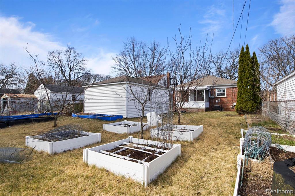 7000 N LAFAYETTE Street, Dearborn Heights, MI 48127 — Photo 29