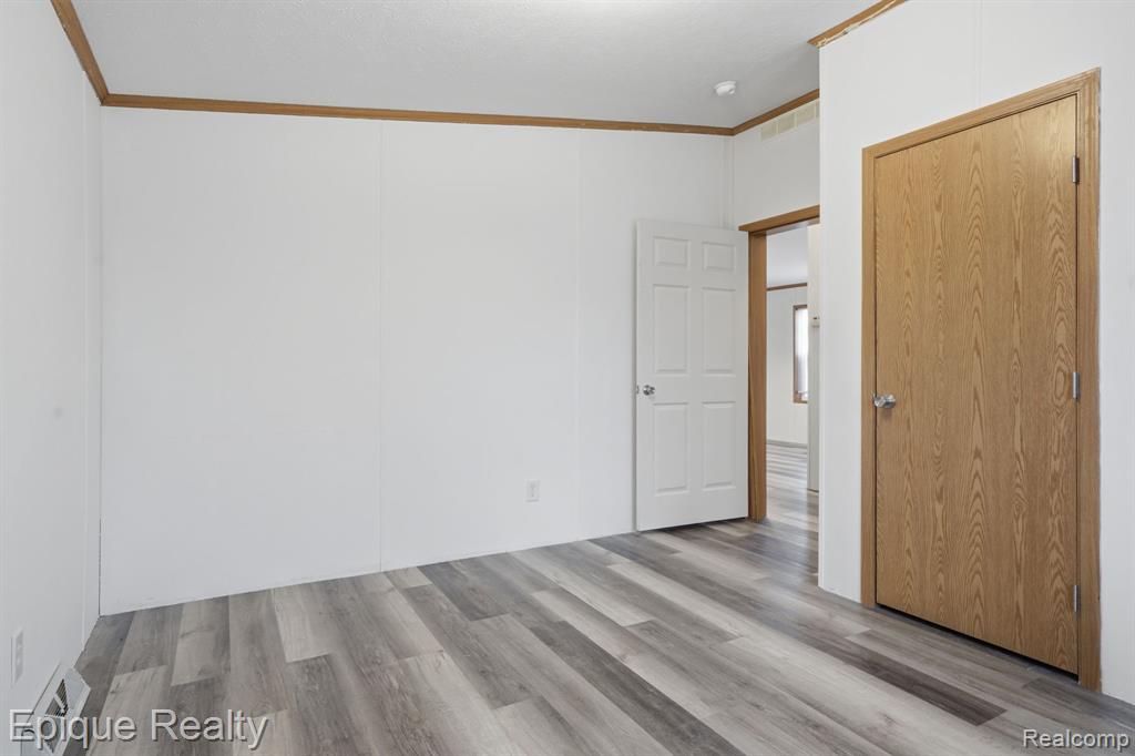 310 Greenwood, Wixom, MI 48393 — Photo 23