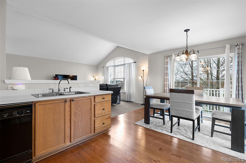 673 Abbington Court, Howell, MI 48843 — Photo 14