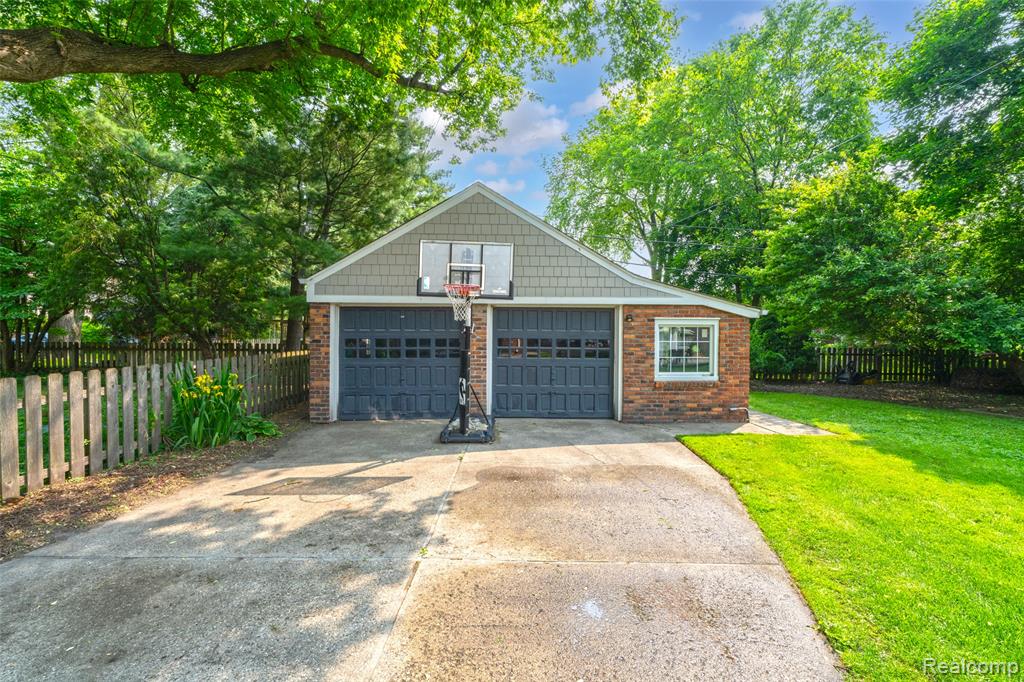 828 Westchester Road, Grosse Pointe Park, MI 48230 — Photo 58
