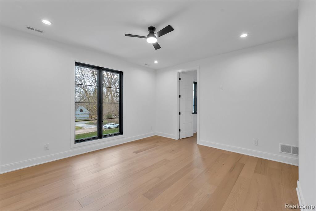 4546 Niagara Lane, Bloomfield Hills, MI 48301 — Photo 45