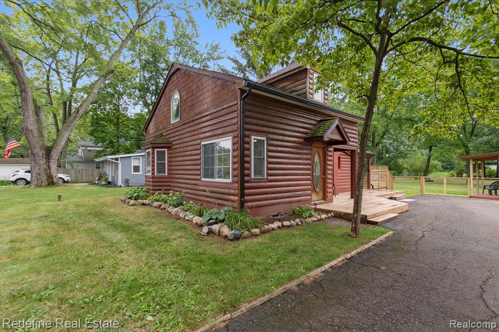 8416 Arlis Avenue, Commerce Twp, MI 48382 — Photo 4