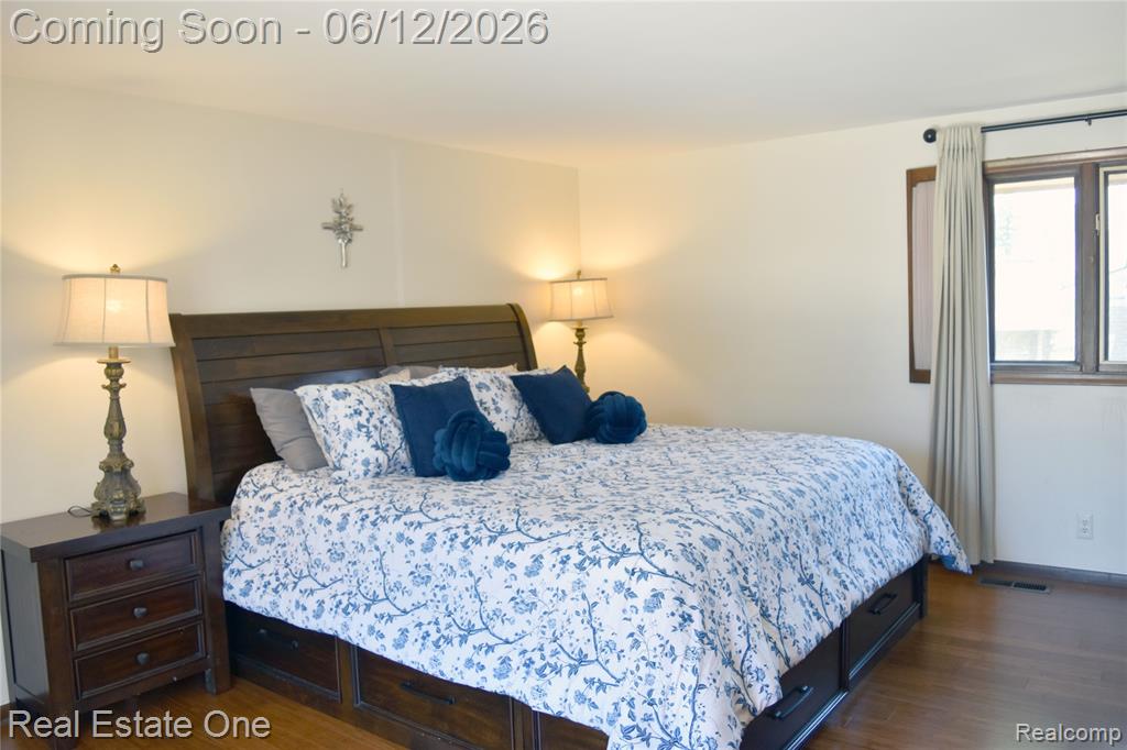 5324 Greenbriar Drive, West Bloomfield, MI 48323 — Photo 16